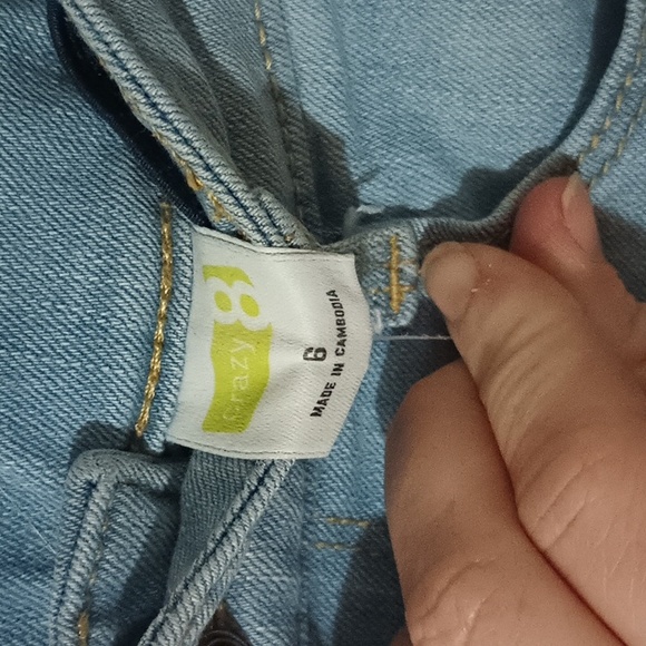 Levi shorts with factory  holes - Picture 2 of 4